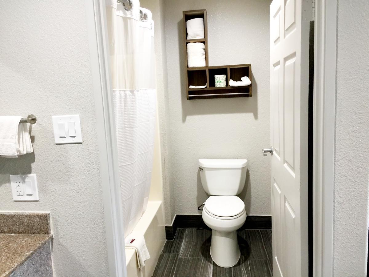 Americas Best Value Inn & Suites Mont Belvieu Houston Eldon Kültér fotó